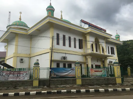 Masjid Nurul Falaq: Jantung Spiritual yang Selalu Menyambut di Cilacap